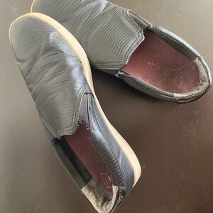 Dr. Scholl's Black Slip-On Women's Sneakers